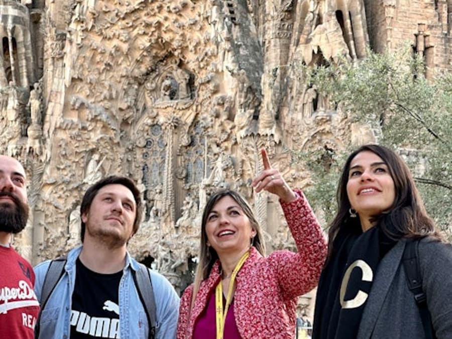 Go With A Local: Skip The Line Sagrada Familia Tour in Spanish