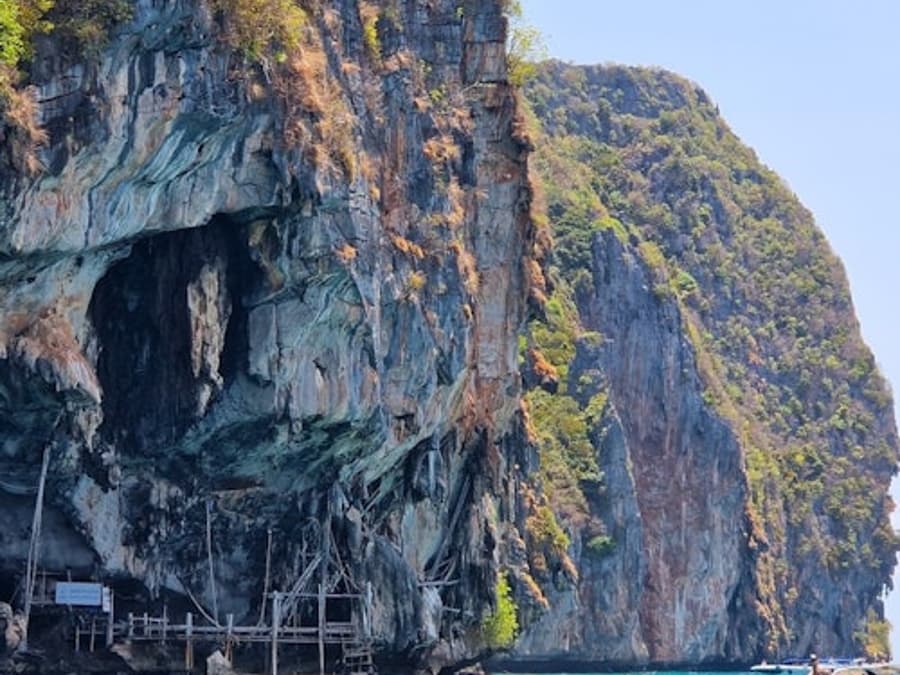 Phi Phi Islands & Maya Bay: Sunset Speedboat Tour + Plankton Snorkel