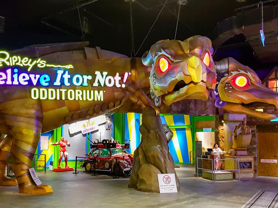 Genting Highlands Premium Outlets Cable Car & Theme Park Combos