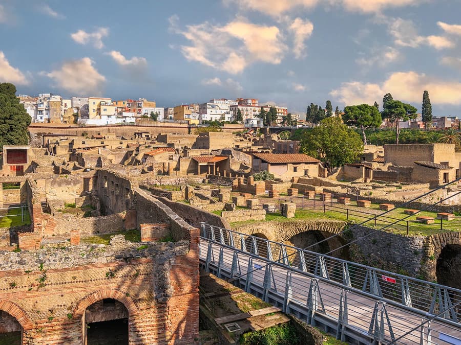 From Naples: Pompeii, Herculaneum & Vesuvius Day Trip