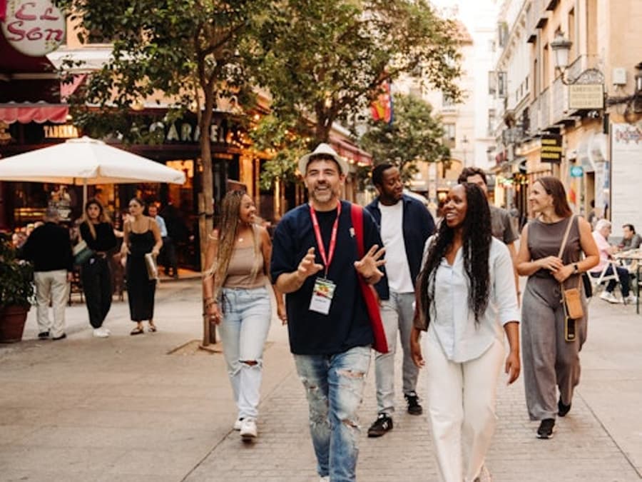 Madrid: Guided Tapas Tasting Tour + Drinks