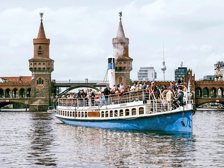 1-Hour Berlin City Highlights Sightseeing Cruise