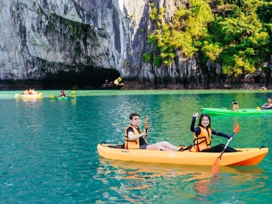Ha Long Bay: Boat Cruise + Lunch + Drinks + Optional Transfer