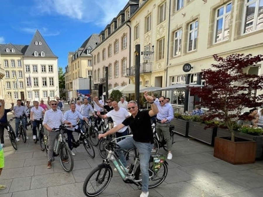 லென்சென்பர்க் நகரம்: வழிகாட்டிய eBike துவிச்சிக்கப்பட்ட சுழலும் பயணம்