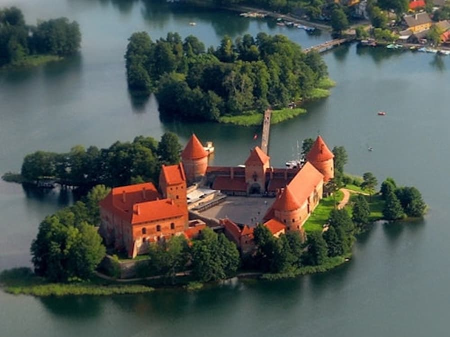 Tour to Trakai Island from Vilnius + Trakai Castle Admission