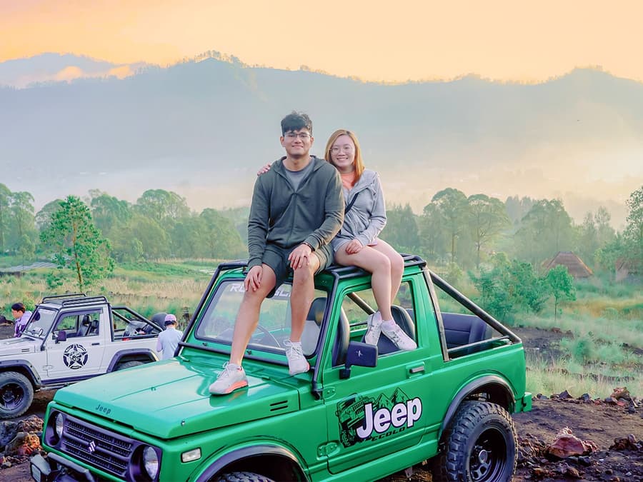 Mount Batur Sunrise Jeep Tour na may Paggalugad sa Itim na Lava, Almusal at Sasakyan mula sa Hotel
