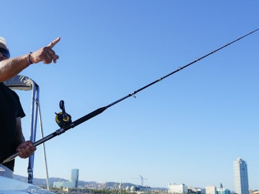Barcelona: All-Inclusive Fishing Experience Package