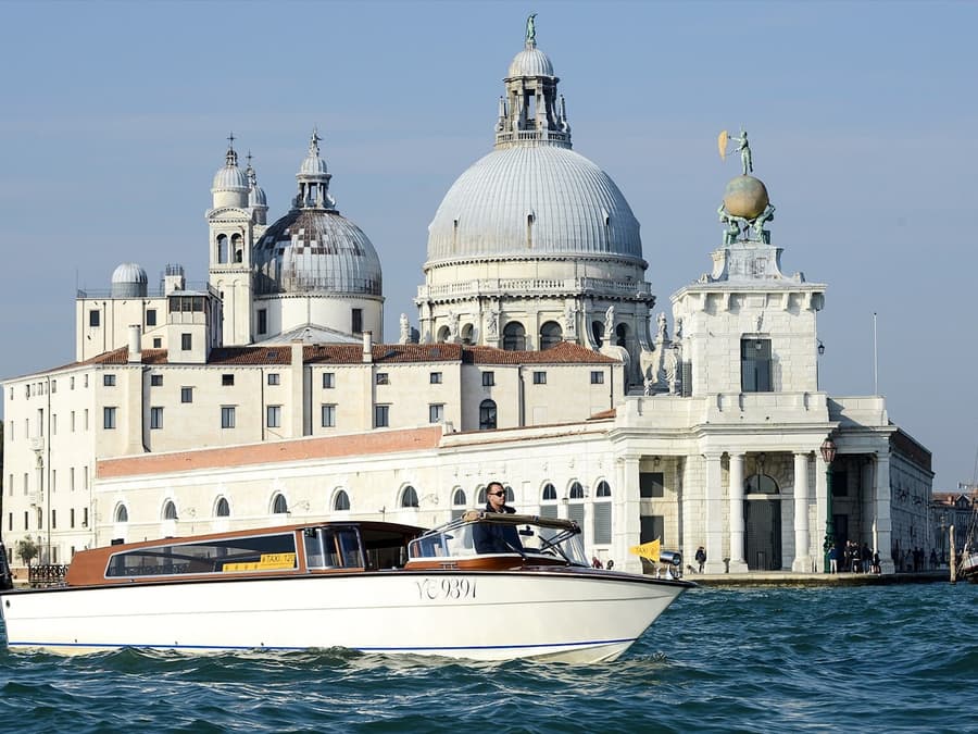 Shared Water Taxi Transfers: Venice Marco Polo Airport to/from Venice City