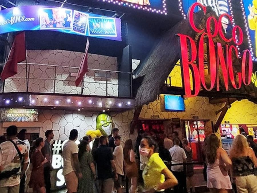 Coco Bongo Playa del Carmen: Entry