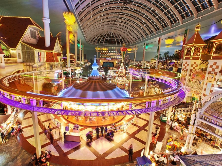 Combo (Save 38%): Lotte World and Aquarium + Seoul Sky Observatory Tickets
