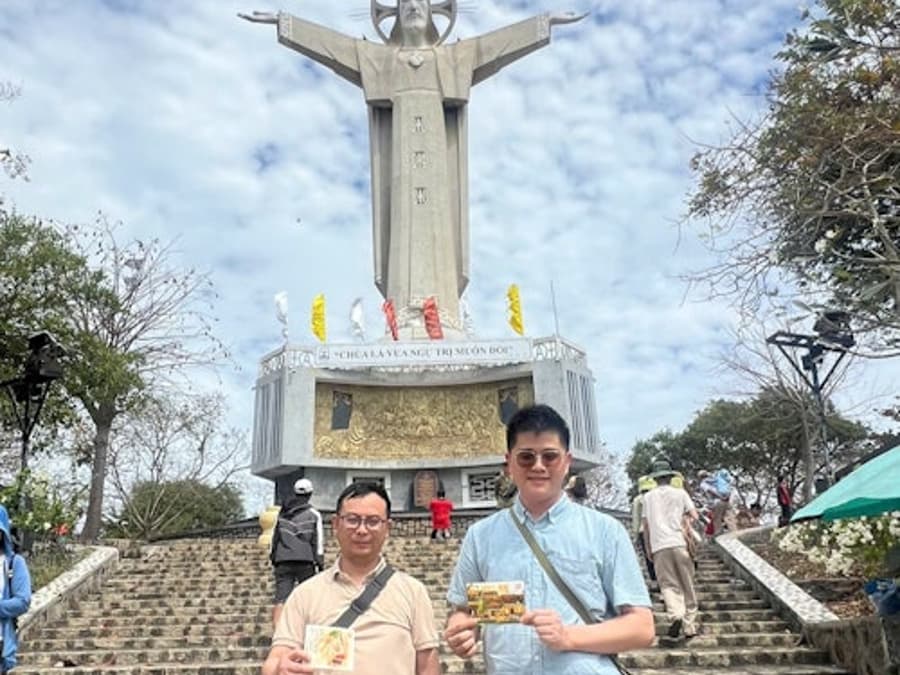 Vung Tau: Guided Day Tour from Ho Chi Minh City + Lunch