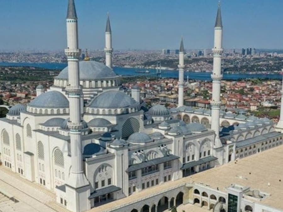 Istanbul: Tour van twee continenten per bus en Bosporus-cruise