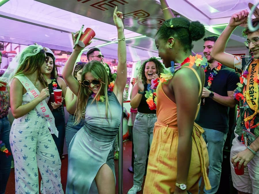 Porto 2-Hour Douro River Party Cruise
