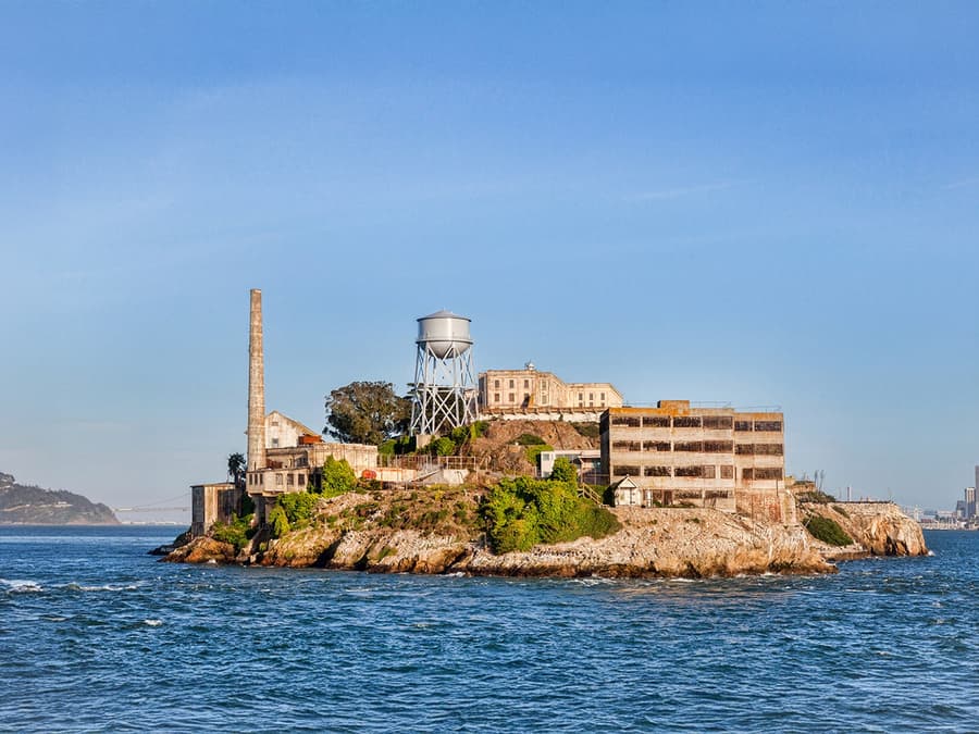 From San Francisco: Alcatraz, Aquarium of the Bay, & Napa/Sonoma Wine Country 2-Day Trip