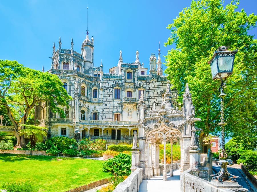 Geführte Tour durch Sintra, Cabo da Roca, Cascais & den Pena-Palast ab Lissabon