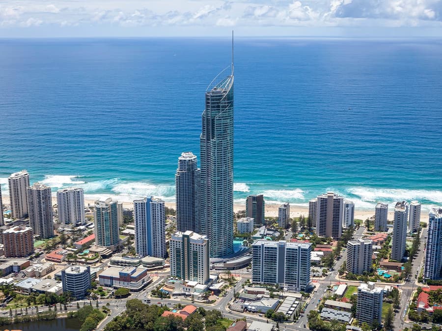 2-Day Pass: Dreamworld Gold Coast + SkyPoint Observation Deck Tickets