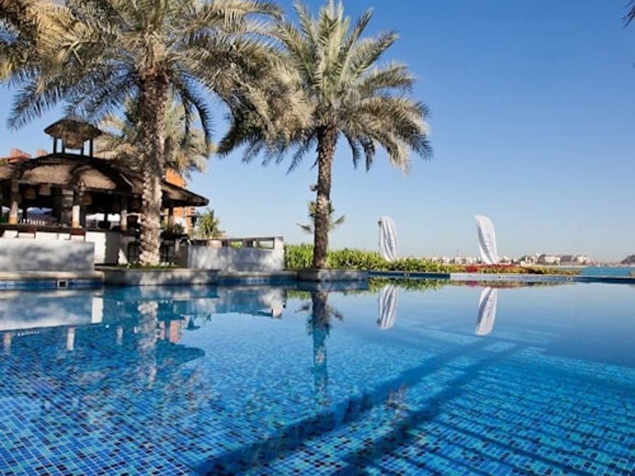 Riva Beach Club: Passi per dia de piscina i platja