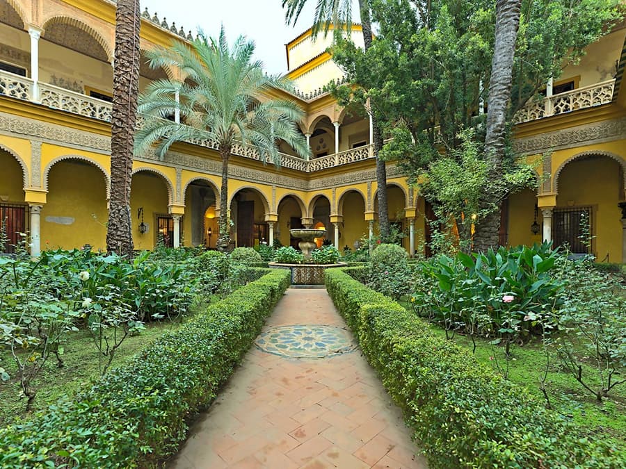 Tickets to Palacio de las Dueñas with Audio Guide