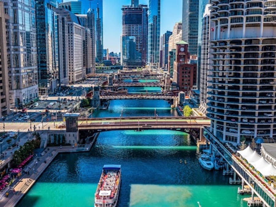 שיקגו: שיט על נהר האדריכלות מ-Navy Pier