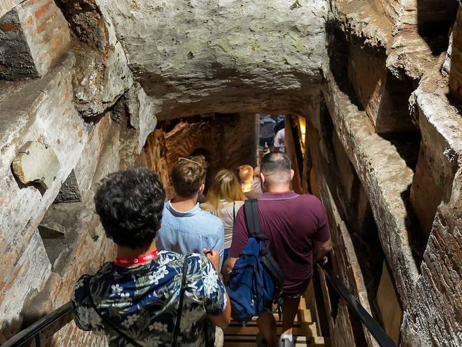 Capuchin Crypt & Roman Catacombs Guided Tour & Transfers