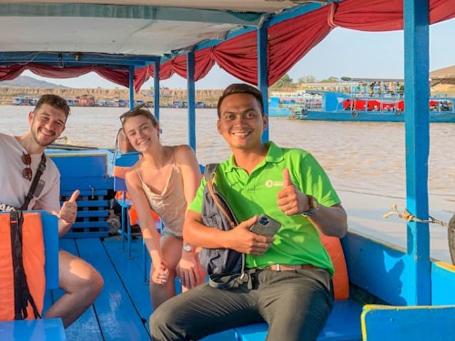 Tonle Sap Floating Village: Sunset Vespa Tour