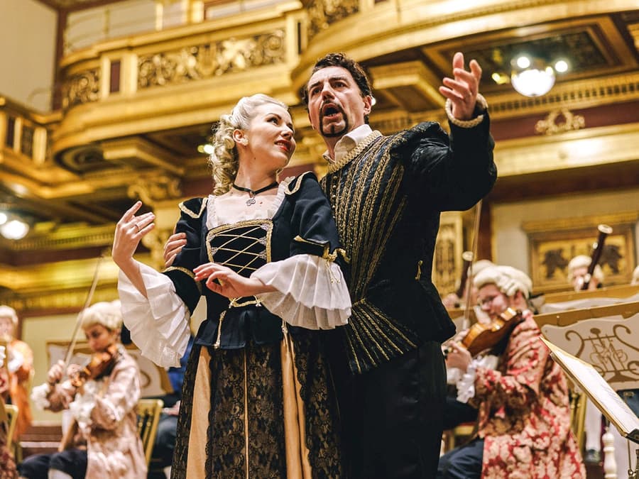 Persatuan Muzik Vienna: Konsert Mozart, Makan Malam & Perjalanan Kereta Kuda di Golden Hall