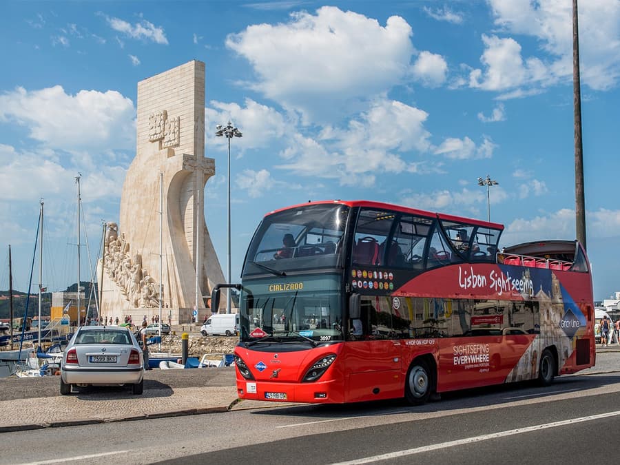 Prohlídka Lisabonu: Autobus Hop-on Hop-off s možností plavby lodí
