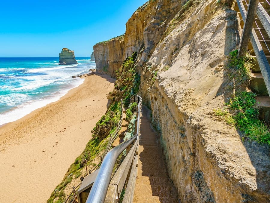 Great Ocean Road & 12 Apostles Reverse Tour
