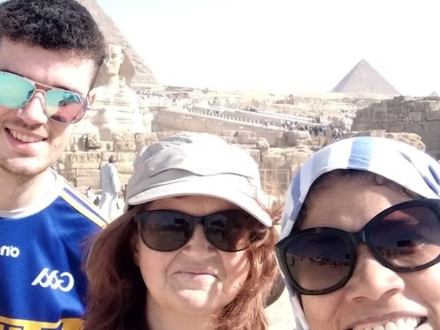 Giza Pyramids, Sphinx, Sakkara & Memphis: Guided Tour from Cairo + Lunch