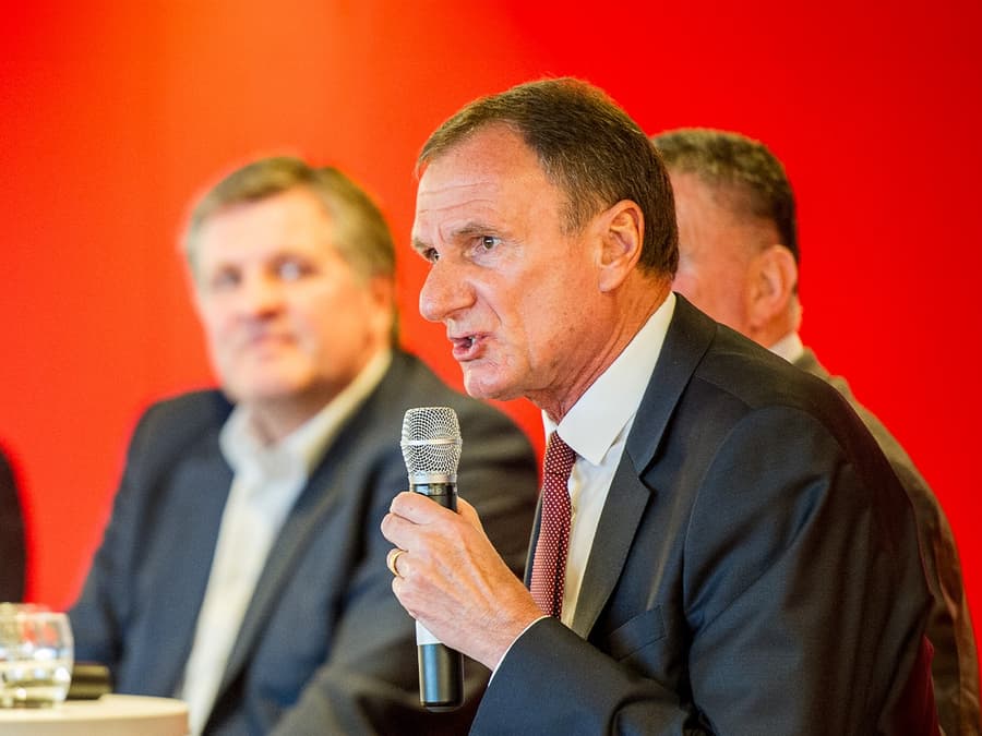 Liverpool FC Legends Q&A and Stadium Tour