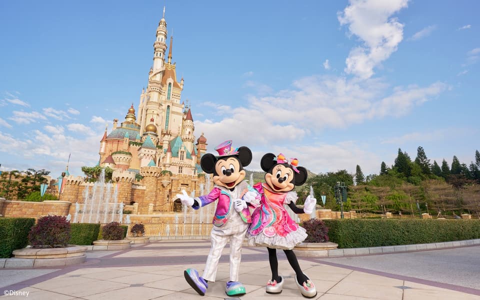 Celebrate Christmas at Disneyland Hong Kong