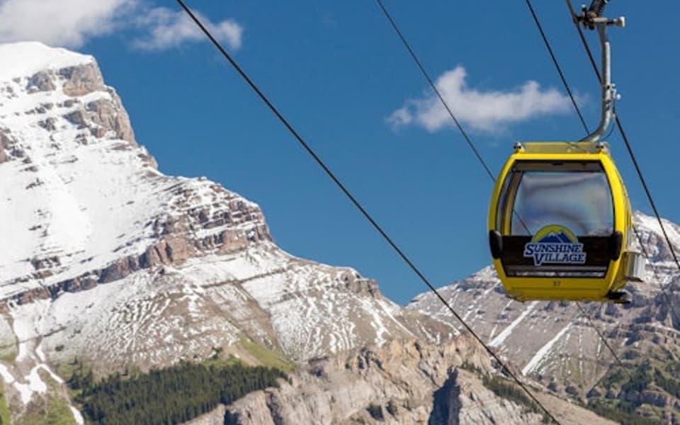 Unwrap Banff's festive magic with tickadoo's curated Christmas experiences. Explore nature, history, and joy in the Rockies.