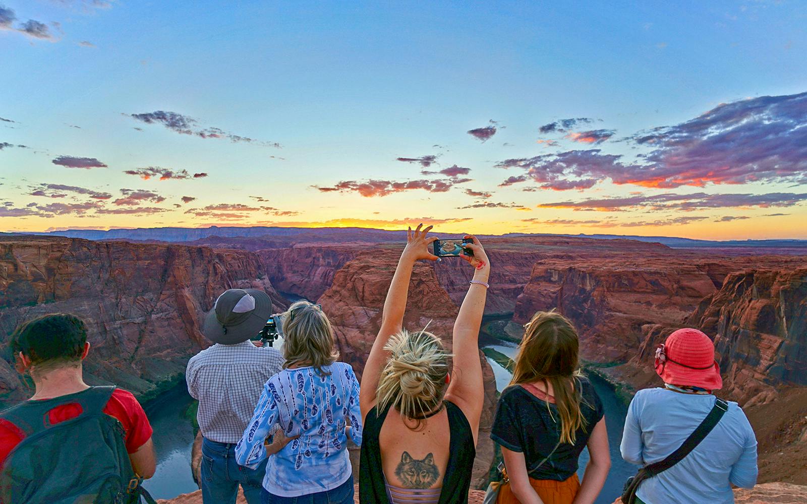 Antelope Canyon & Horseshoe Bend Tour from Las Vegas — gallery view 5