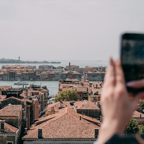 Venice: Guided Walking Tour + Rooftop Stop