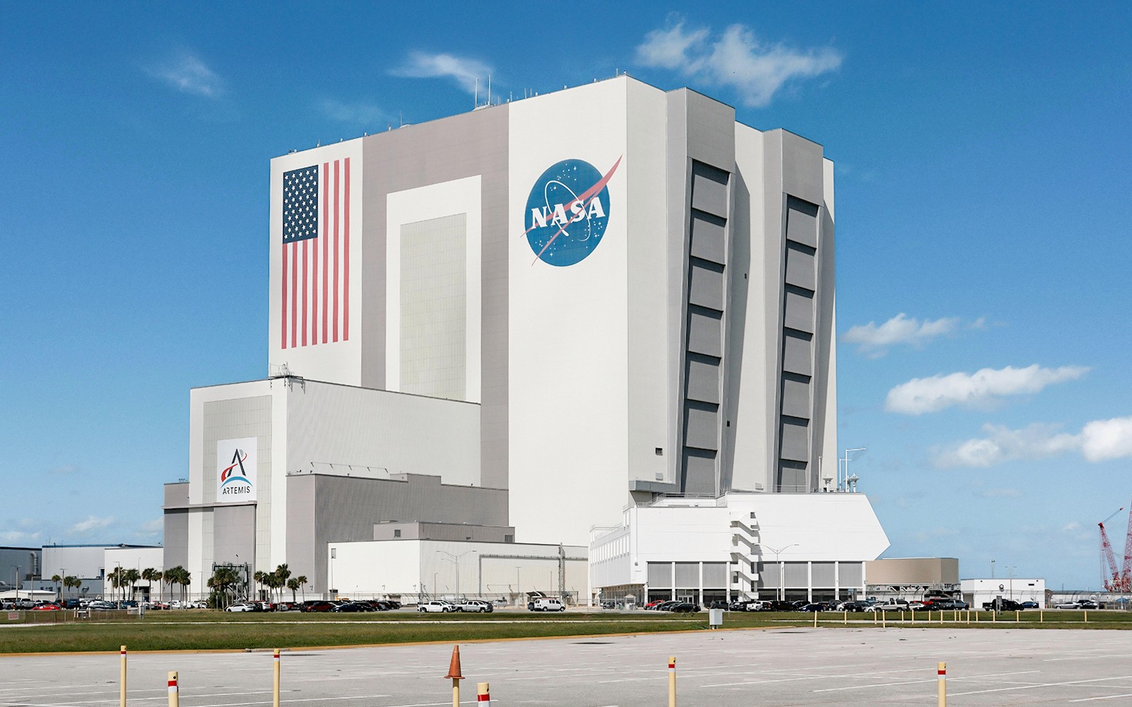 Combo: Kennedy Space Center + Wheel at ICON Park Tickets with Round Trip Transportation