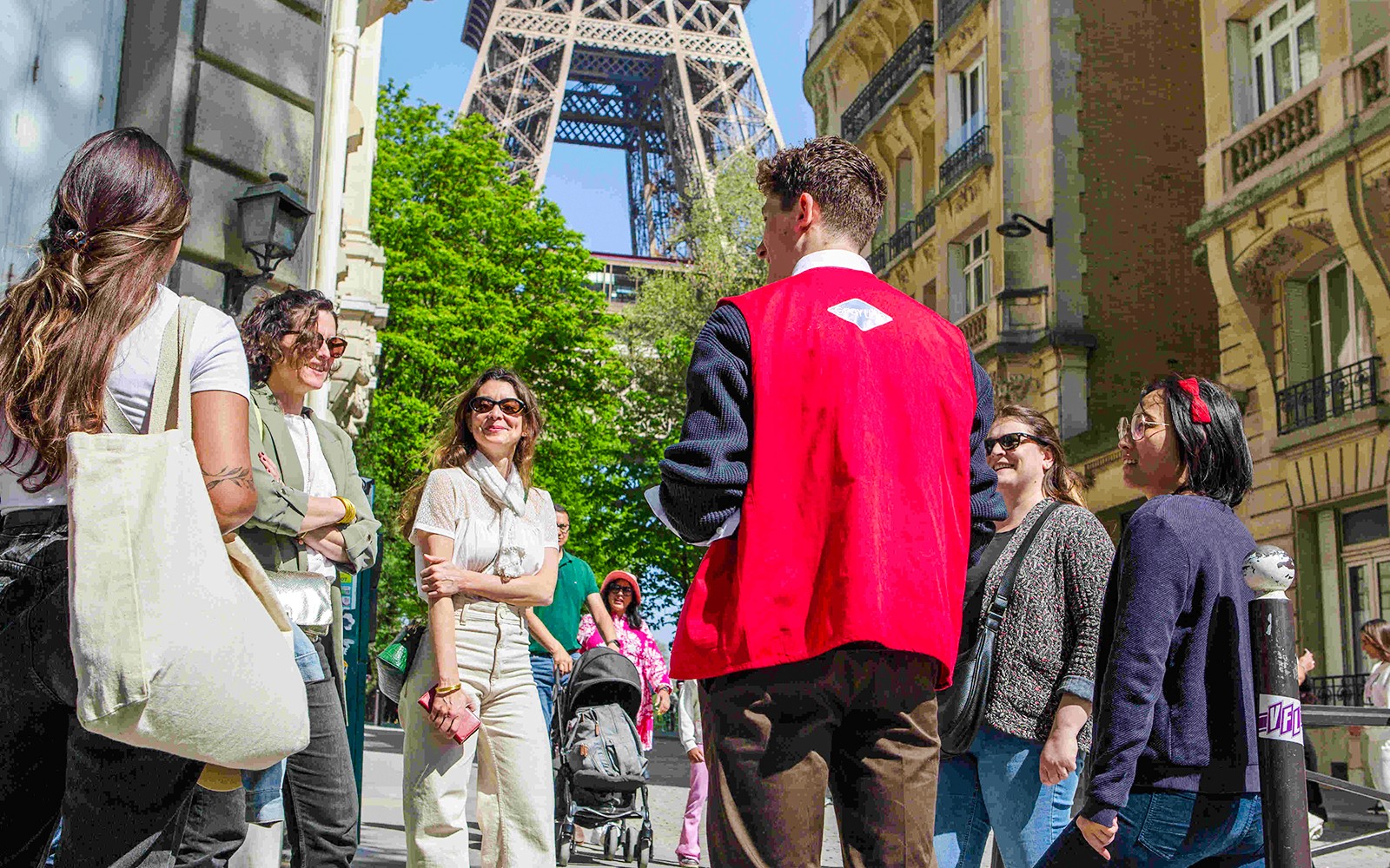 Illumination Tour of Paris and Eiffel Tower 2nd Floor (Reserved Access)