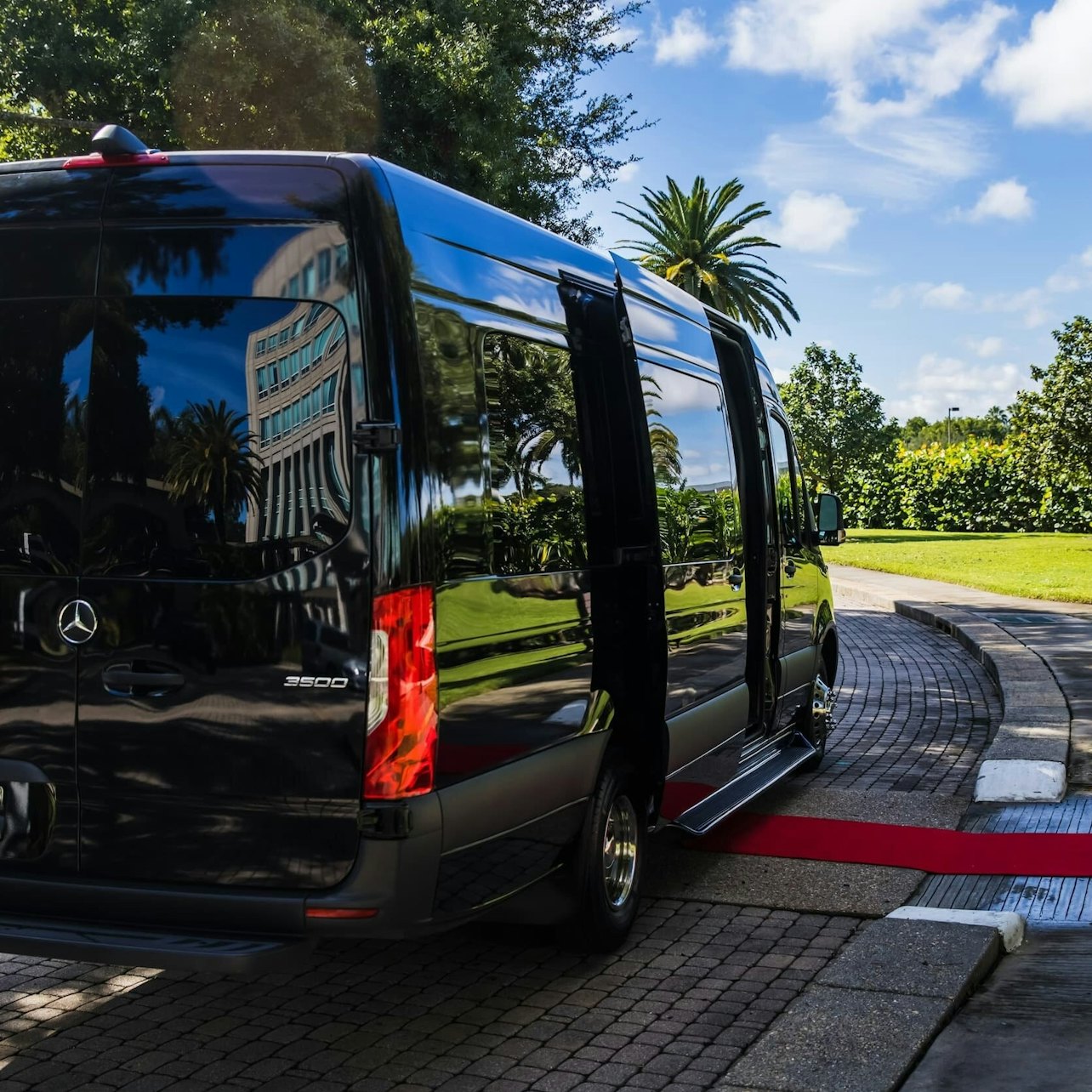 Athens: Private Minibus Transfer Between Airport and Piraeus Cruise Port — gallery 4