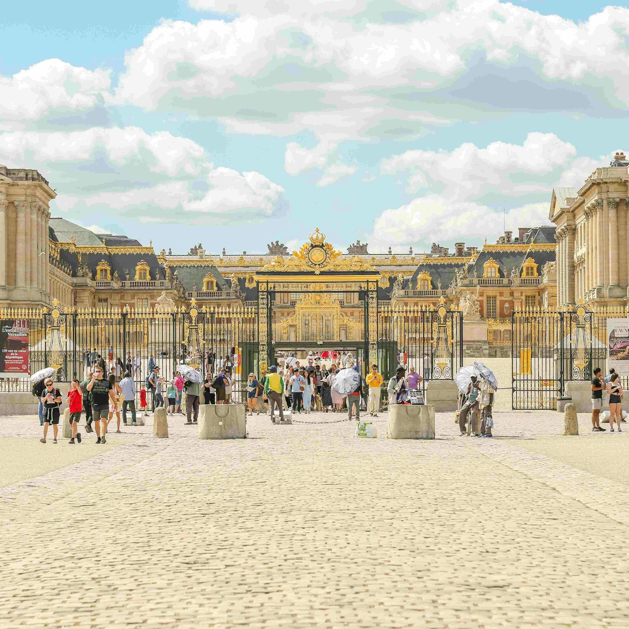 Palace of Versailles: Roundtrip Transport Only