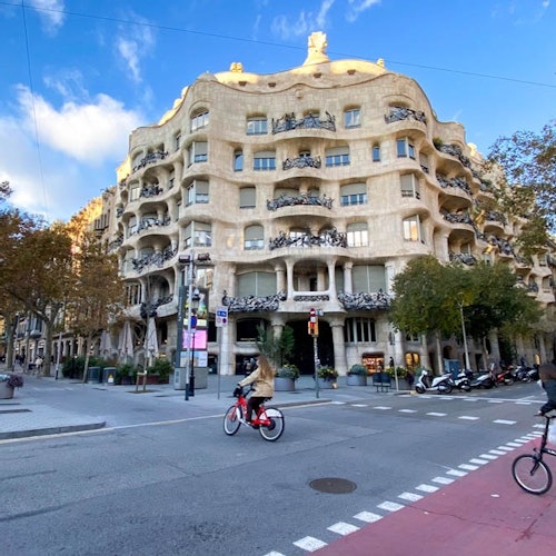 Barcelona: Private Bike Tour from Gaudi Houses to Barceloneta — gallery 1