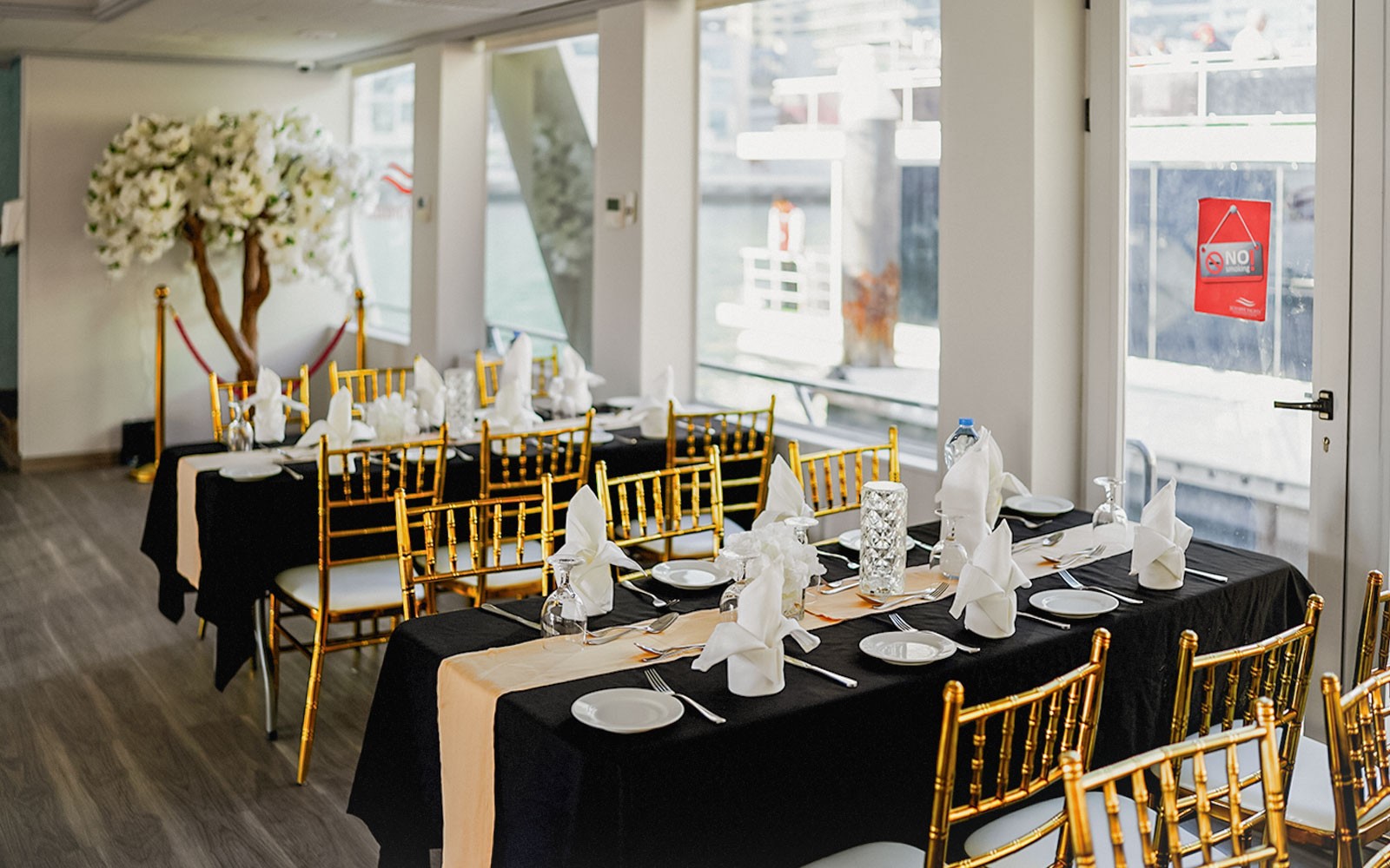From Dubai Marina: 1.5-Hour Sunset/Dinner Cruise with Open Bar, Live Music & International Buffet — gallery 4