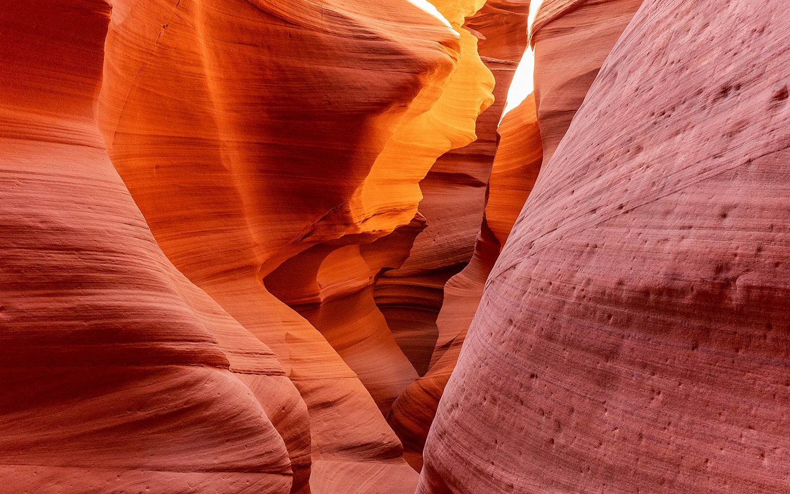 Antelope Canyon X Tour with Navajo Guide
