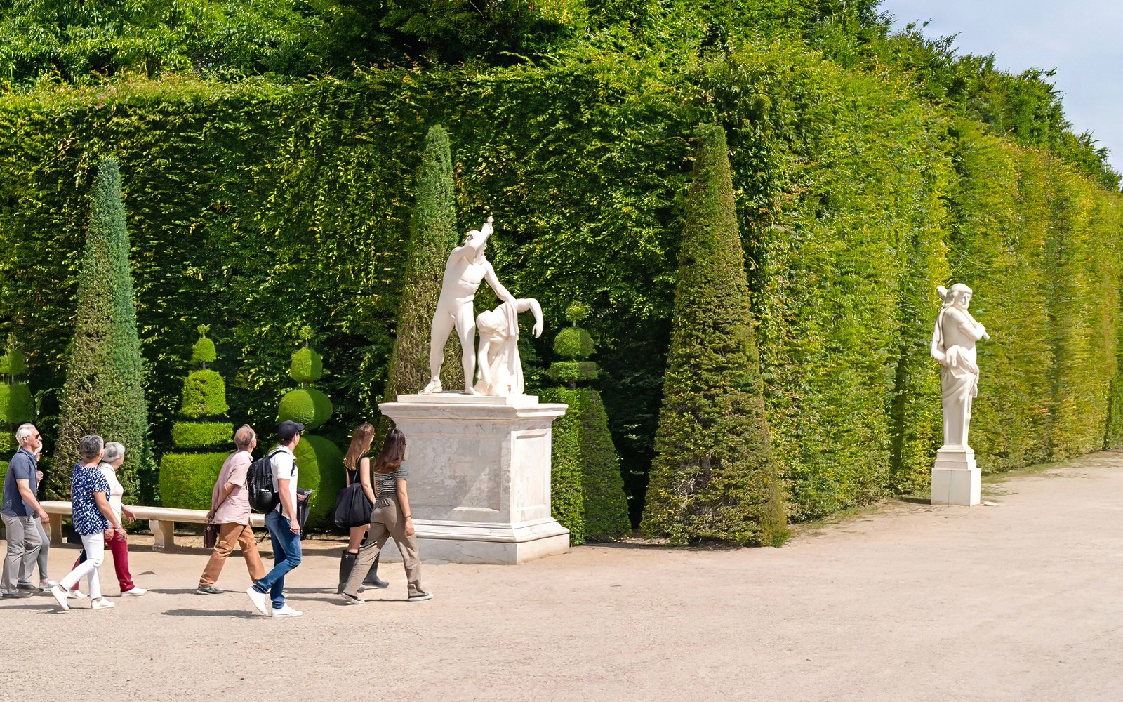 From Paris: Palace of Versailles Full day Guided Tour with Access to King's and Queen's Apartments