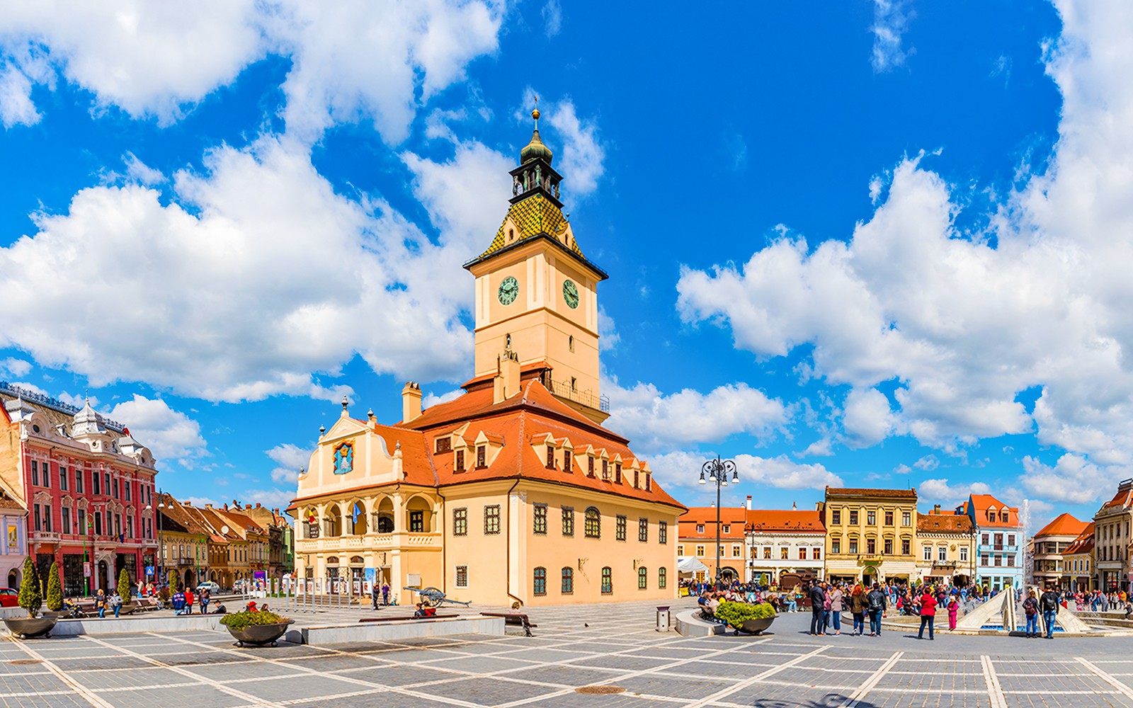 From Bucharest: Bran Castle, Peles Castle & Brasov Full-Day Guided Tour