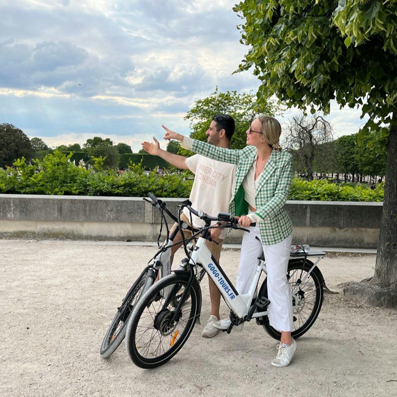 Paris: Afternoon E-Bike Guided Small Group Tour — gallery 1