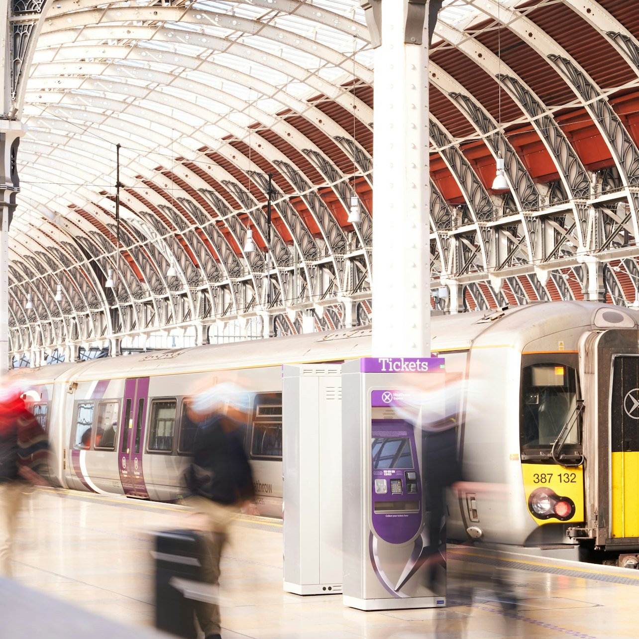 London: Express Train To/From Heathrow Airport & Paddington