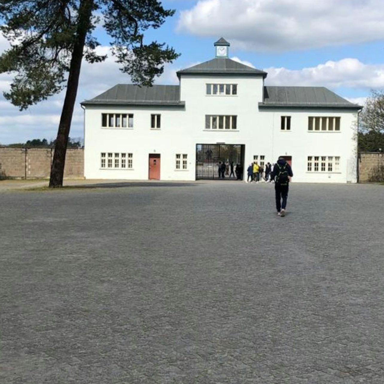 Sachsenhausen: Small Group Tour + Transport from Berlin