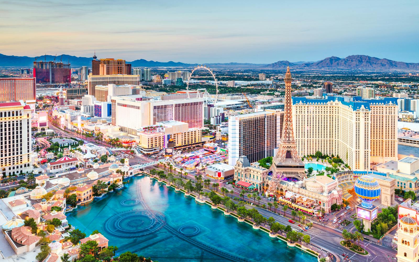 Las Vegas Strip & Hoover Dam Helicopter Tour — gallery view 3