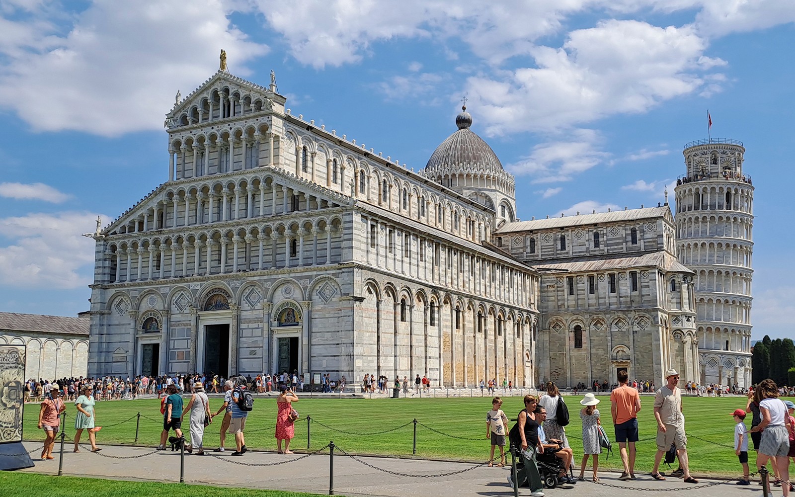 Guided Tour of Field of Miracles with Leaning Tower Climb