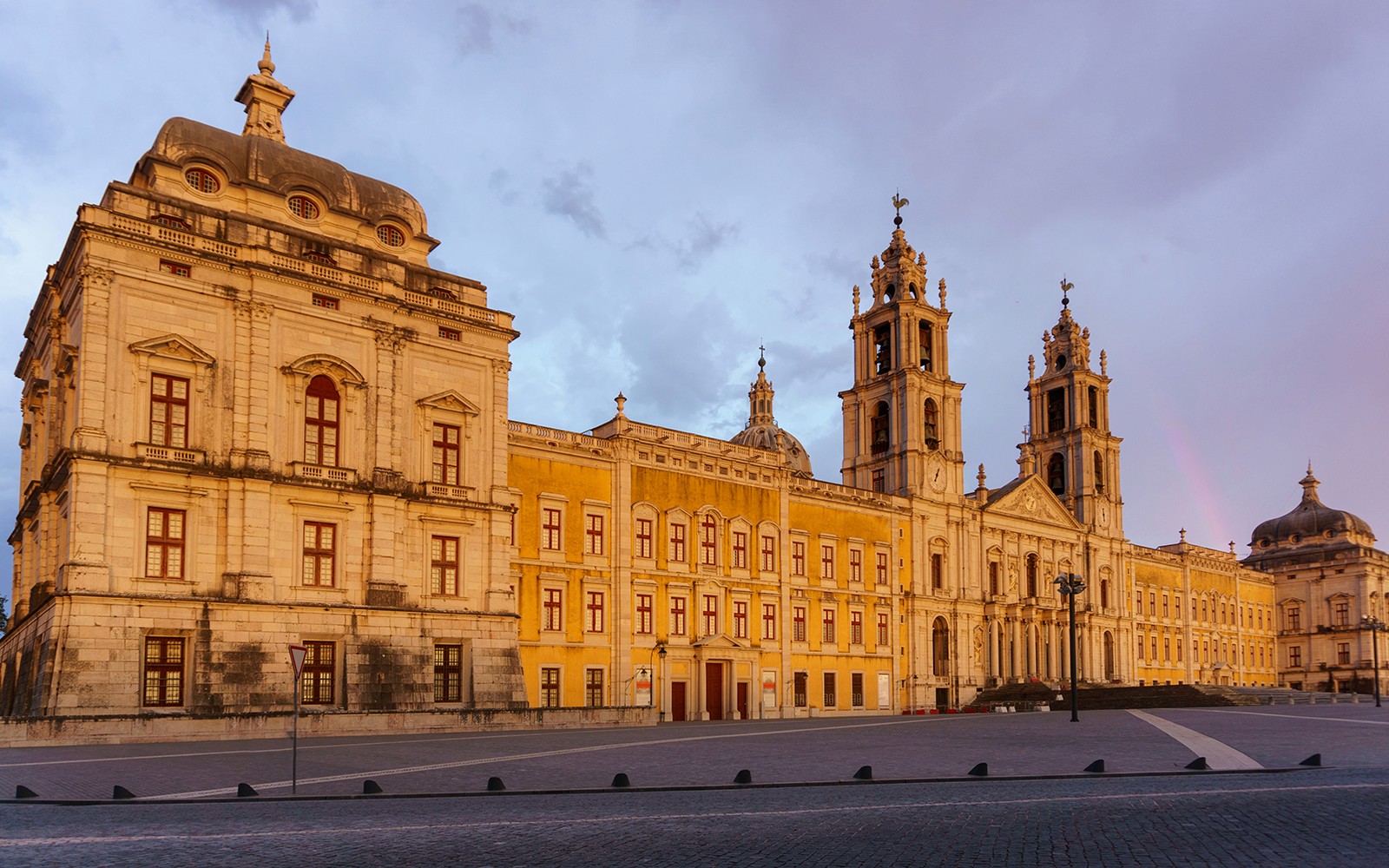 National Palace of Mafra Entry Tickets with Optional Lisbon Card