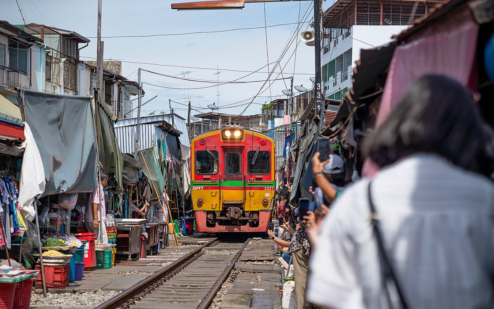 Half Day: Damnoen Saduak Floating Market Guided Tour